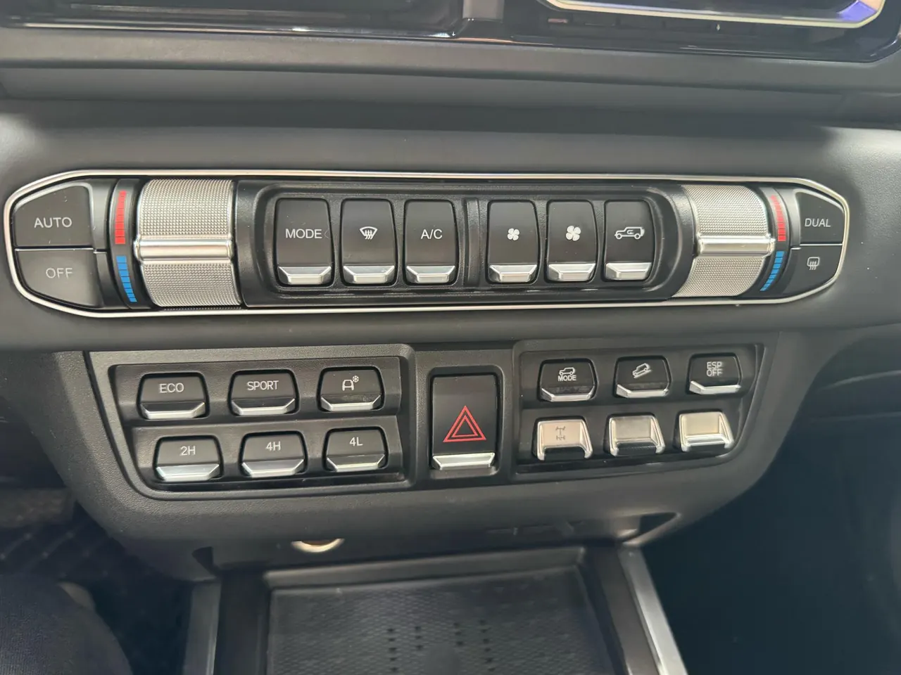 212 2024 T01 2.0T Explorer Automatic 7