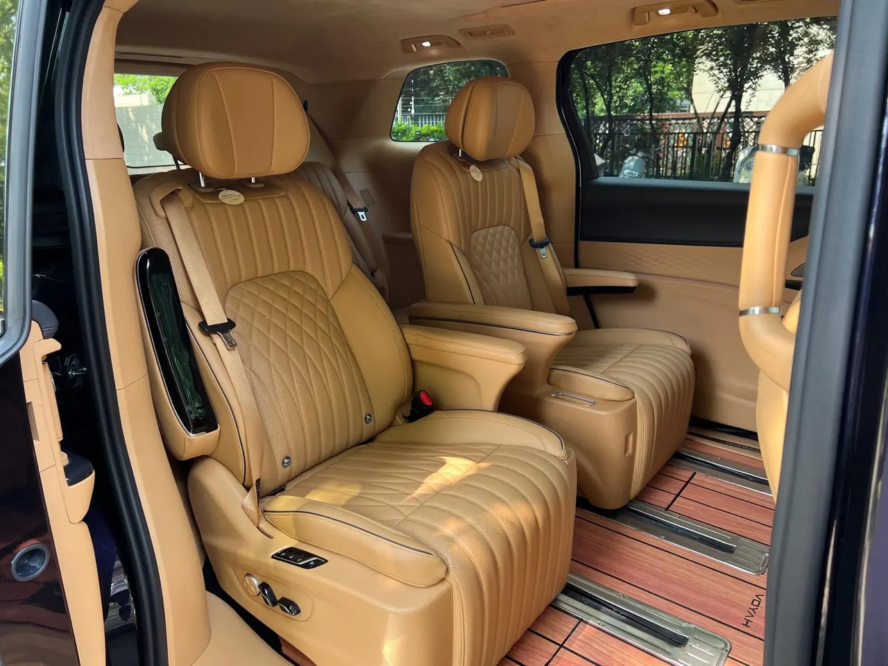 Voyah 2024 dreamers PHEV 1.5T long endurance flagship automatic gear 13