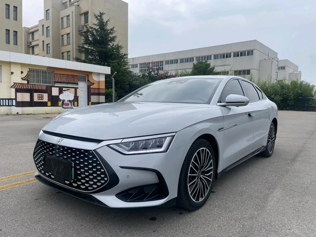 BYD 2024 Han DM-i 1.5T stepless glory version 121KM honorable automatic gear - View 1