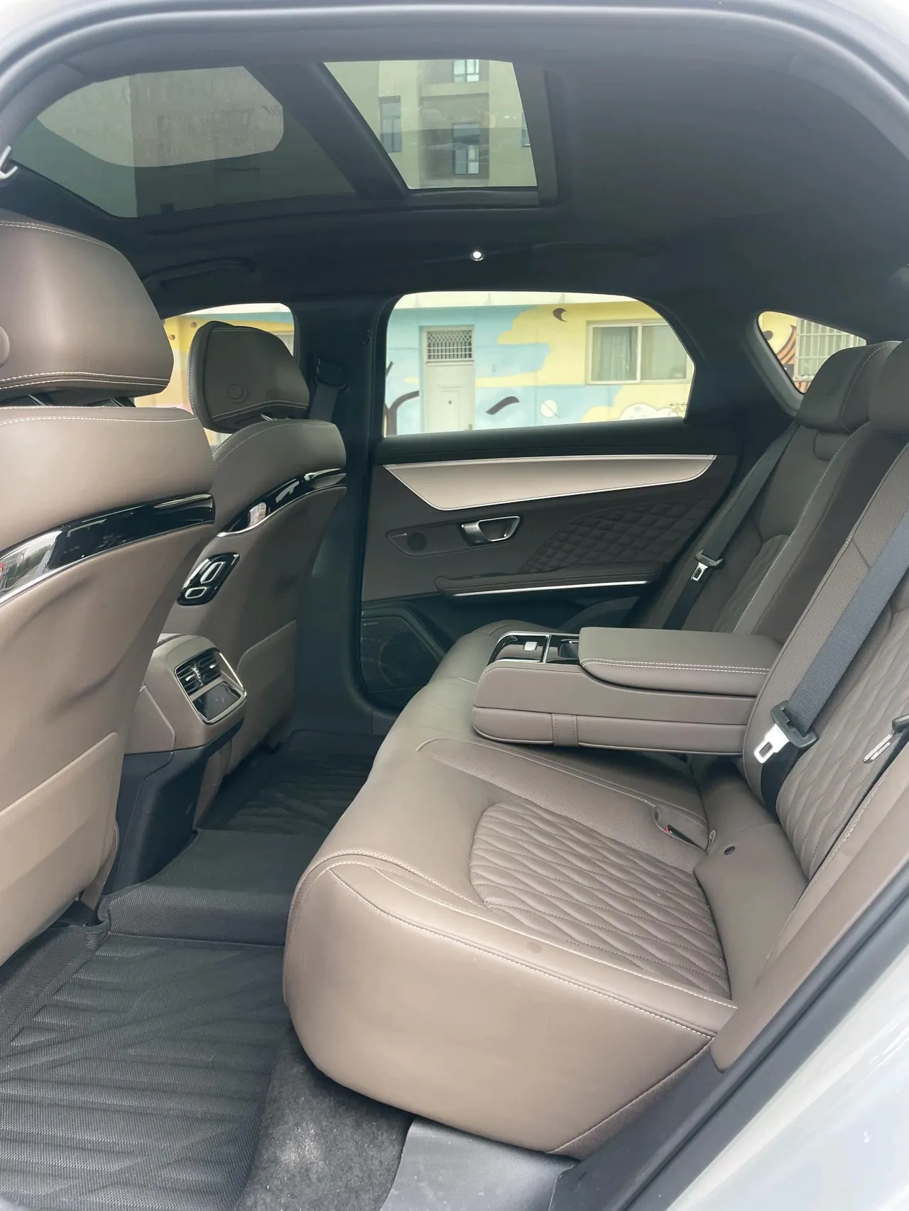 BYD 2024 Han DM-i 1.5T stepless glory version 121KM honorable automatic gear 6