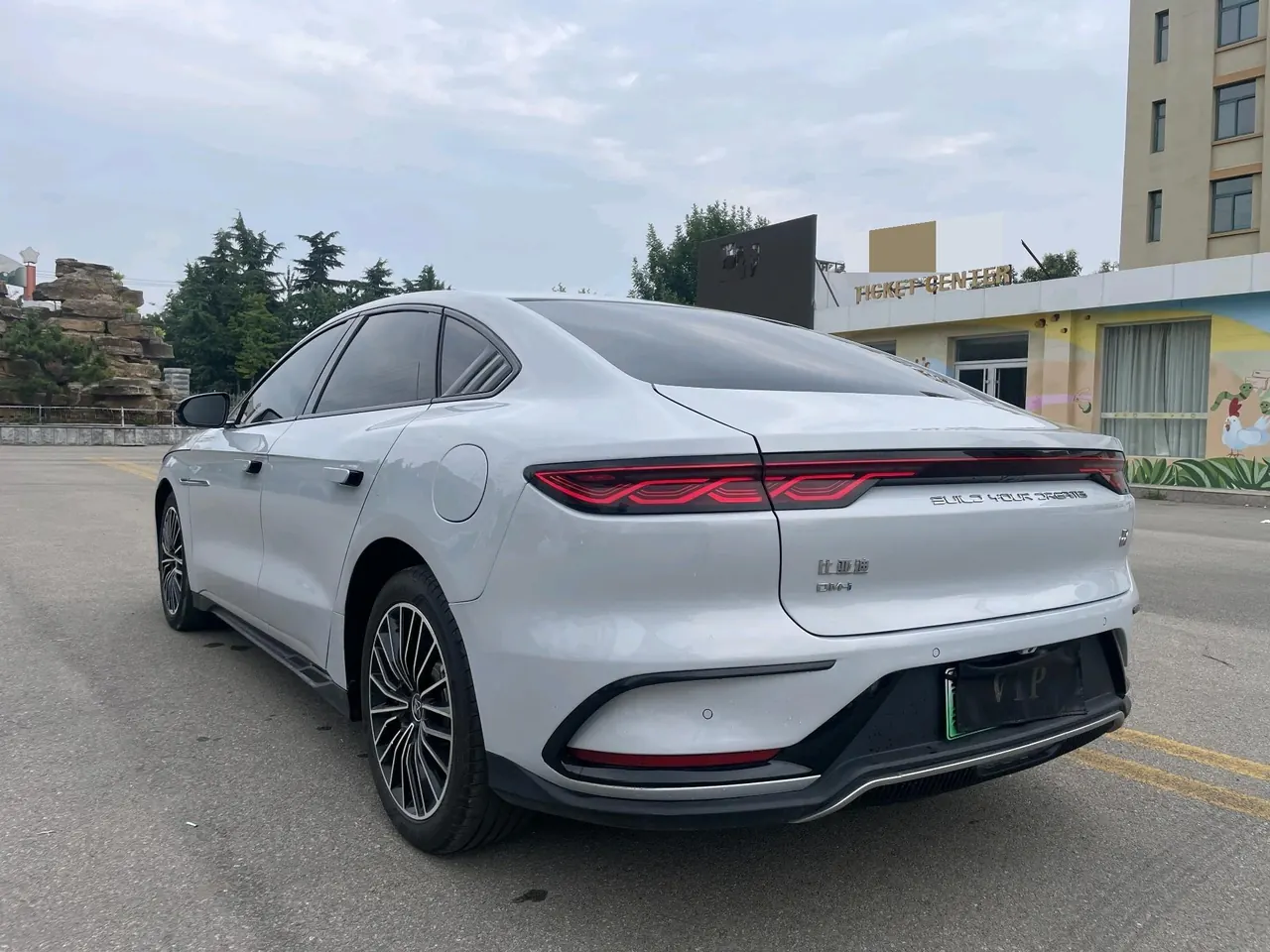 BYD 2024 Han DM-i 1.5T stepless glory version 121KM honorable automatic gear 7