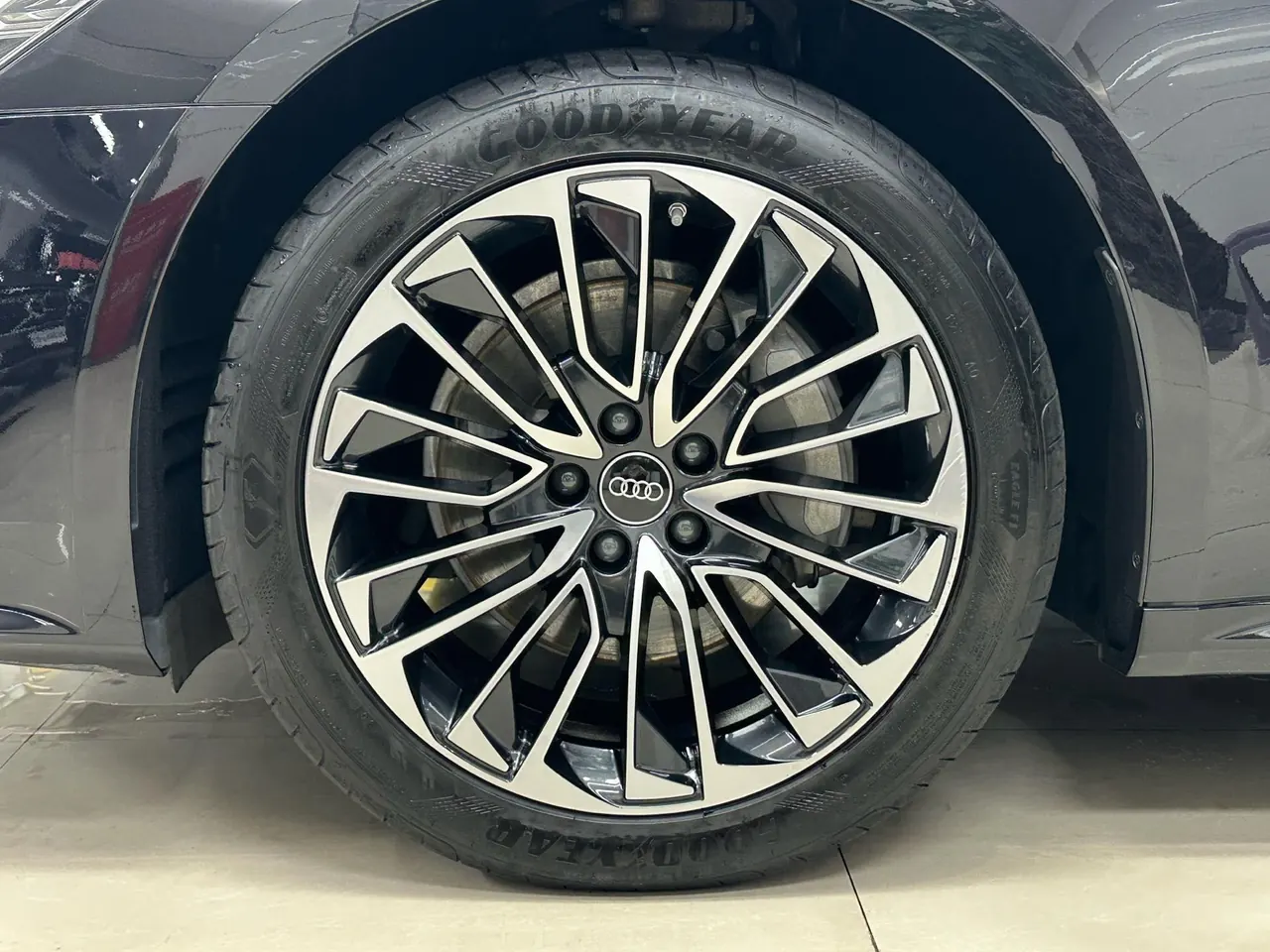 Audi 2024 A7L 2.0TFSI 45TFSI Luxury Automatic 7