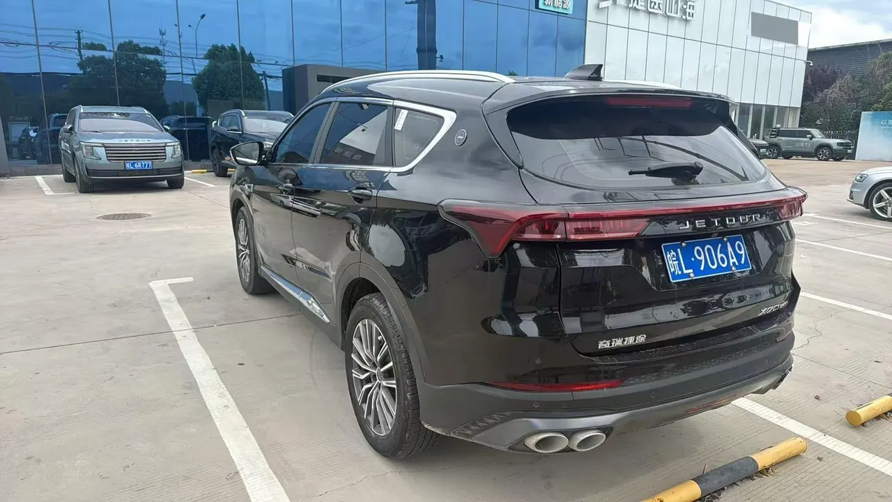 Jetour 2024 X70 PLUS 1.5T Champion Edition MAX5 Automatic Gear 3