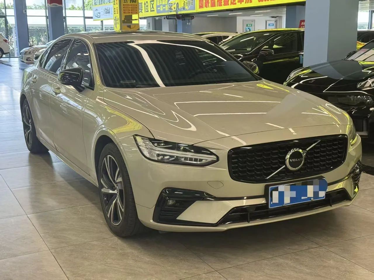 Volvo 2021 S90 48V 2.0T B5 Zhiyi Sports Edition Automatic Gear 3