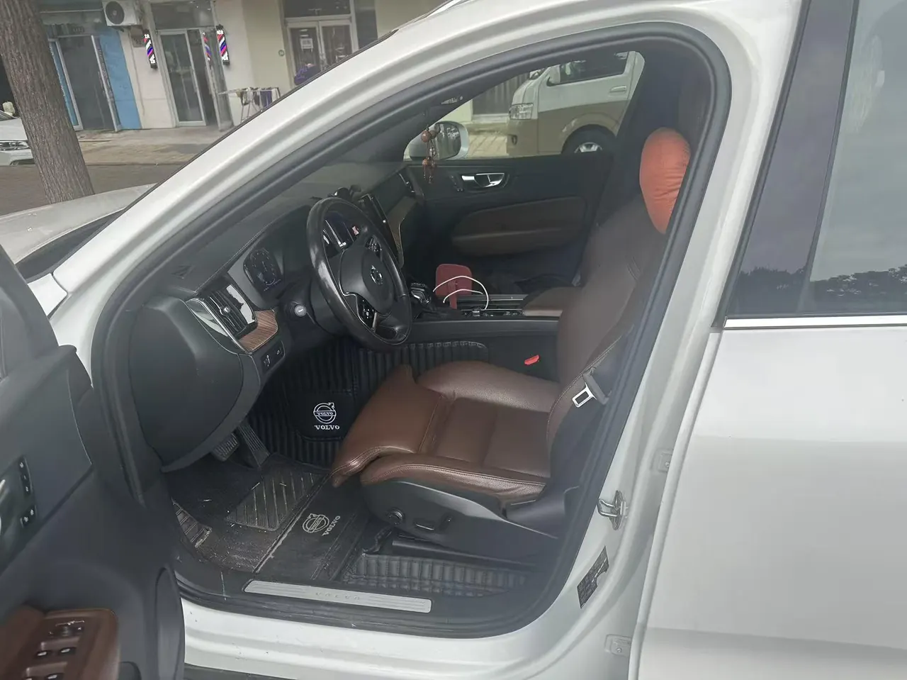 Volvo 2021 XC60 2.0T T5 4-wheel drive smart luxury automatic gear 2