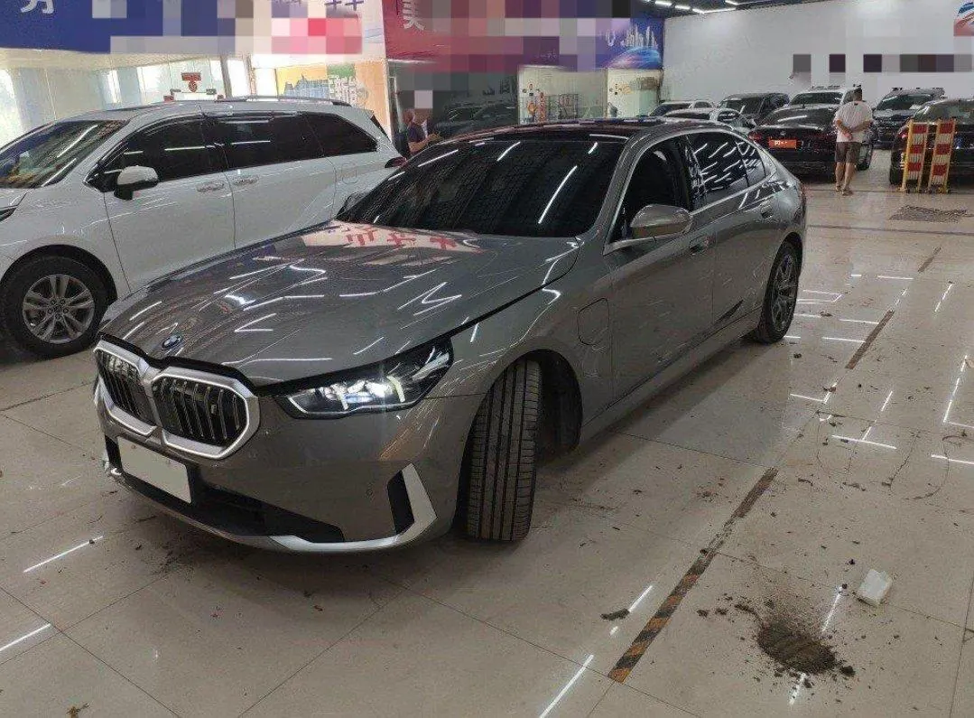 Open image lightbox: BMW 2024 i5 eDrive 35L Premium Luxury Suit Automatic Gear