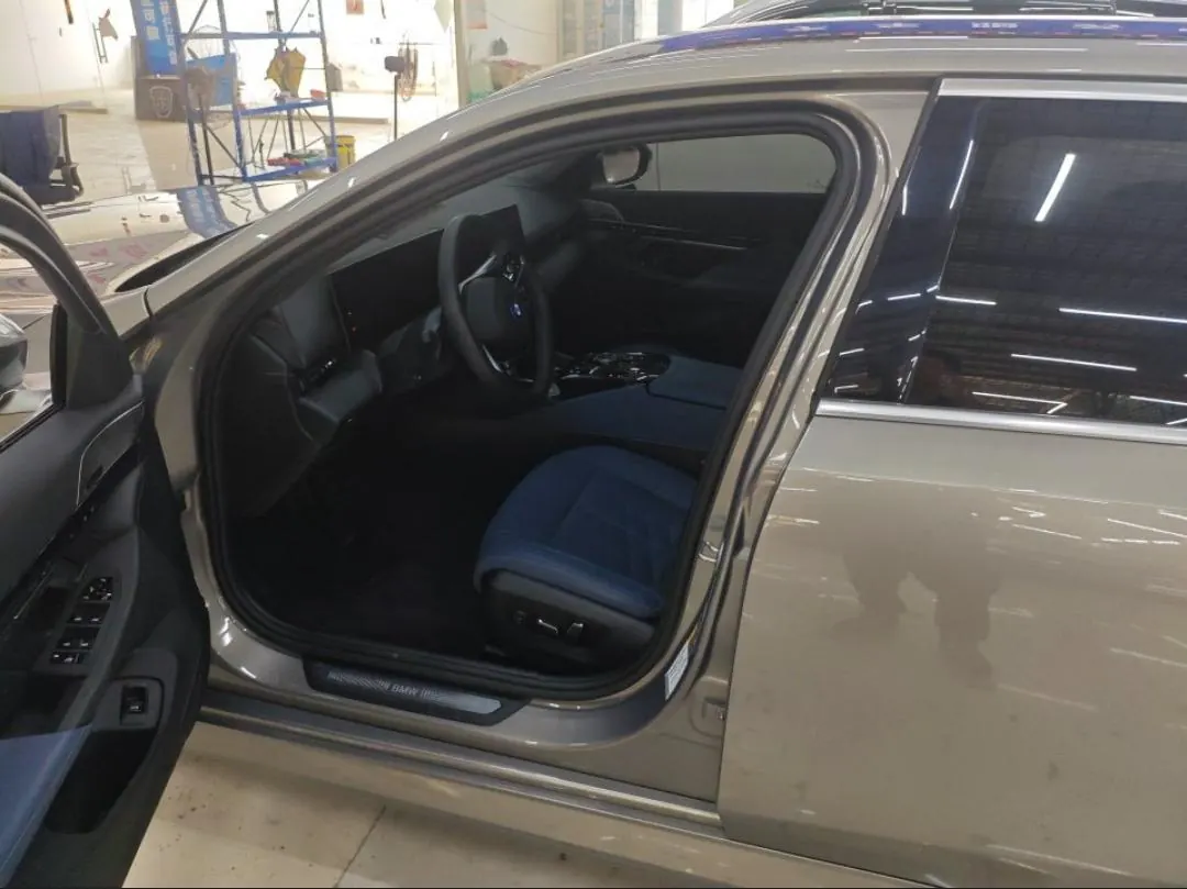 BMW 2024 i5 eDrive 35L Premium Luxury Suit Automatic Gear 5
