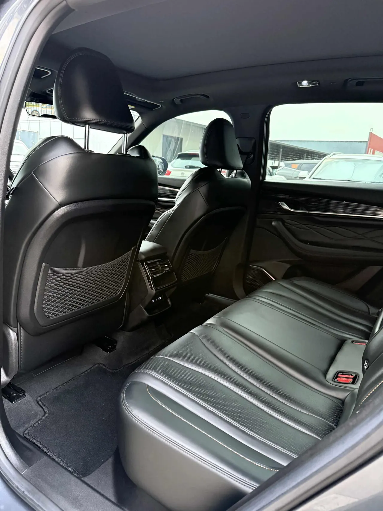 Geely 2024 XingyueL (Monjaro) 2.0TD EVO Two-Drive Long Wind Edition Automatic Gear 5