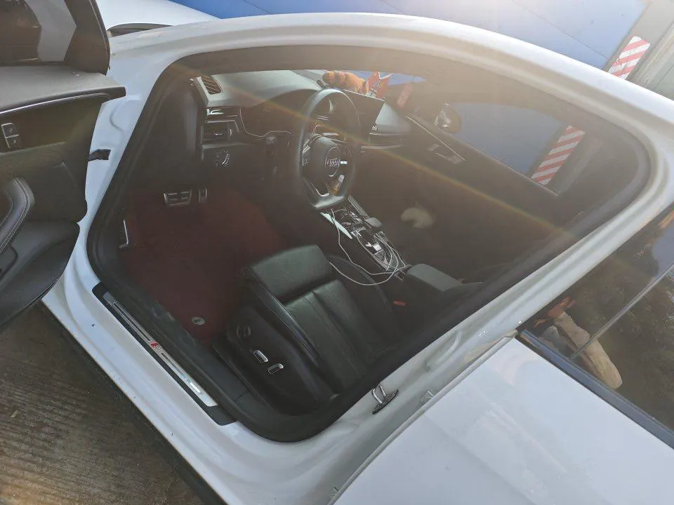 Audi 2024 A4L 2.0TFSI 40TFSI Deluxe Dynamic Automatic 3