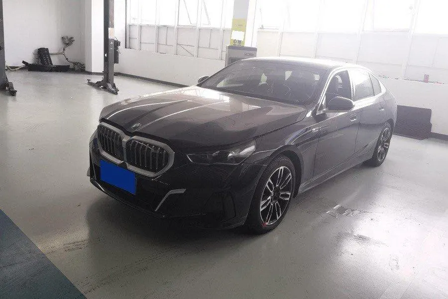BMW 5 Series 2024 530Li xDrive 48V 2.0T M Sports Suit Automatic Gear - View 1