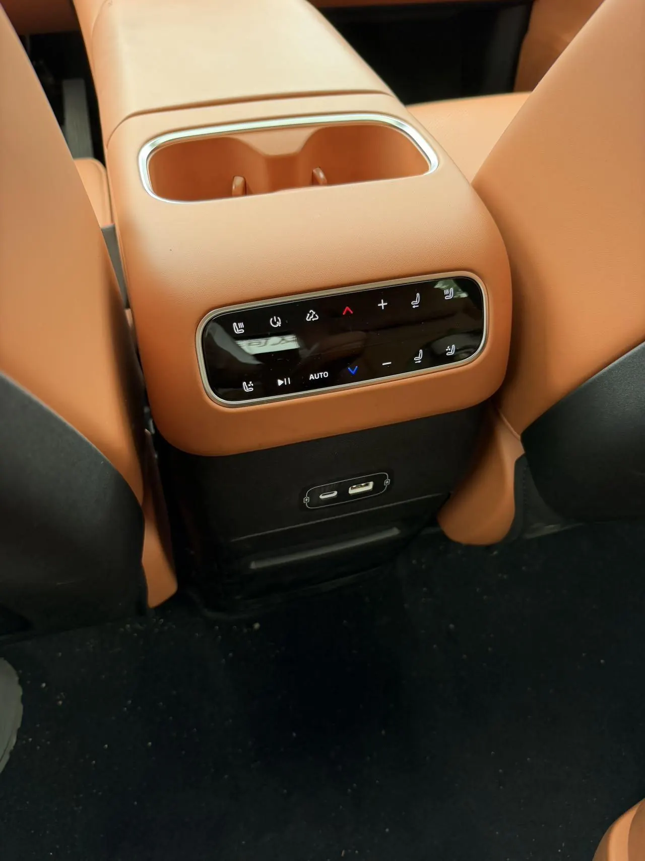 Leapmotor 2026 C 16 280 Laser Radar Zhizun Edition 6-seat Automatic Gear 13