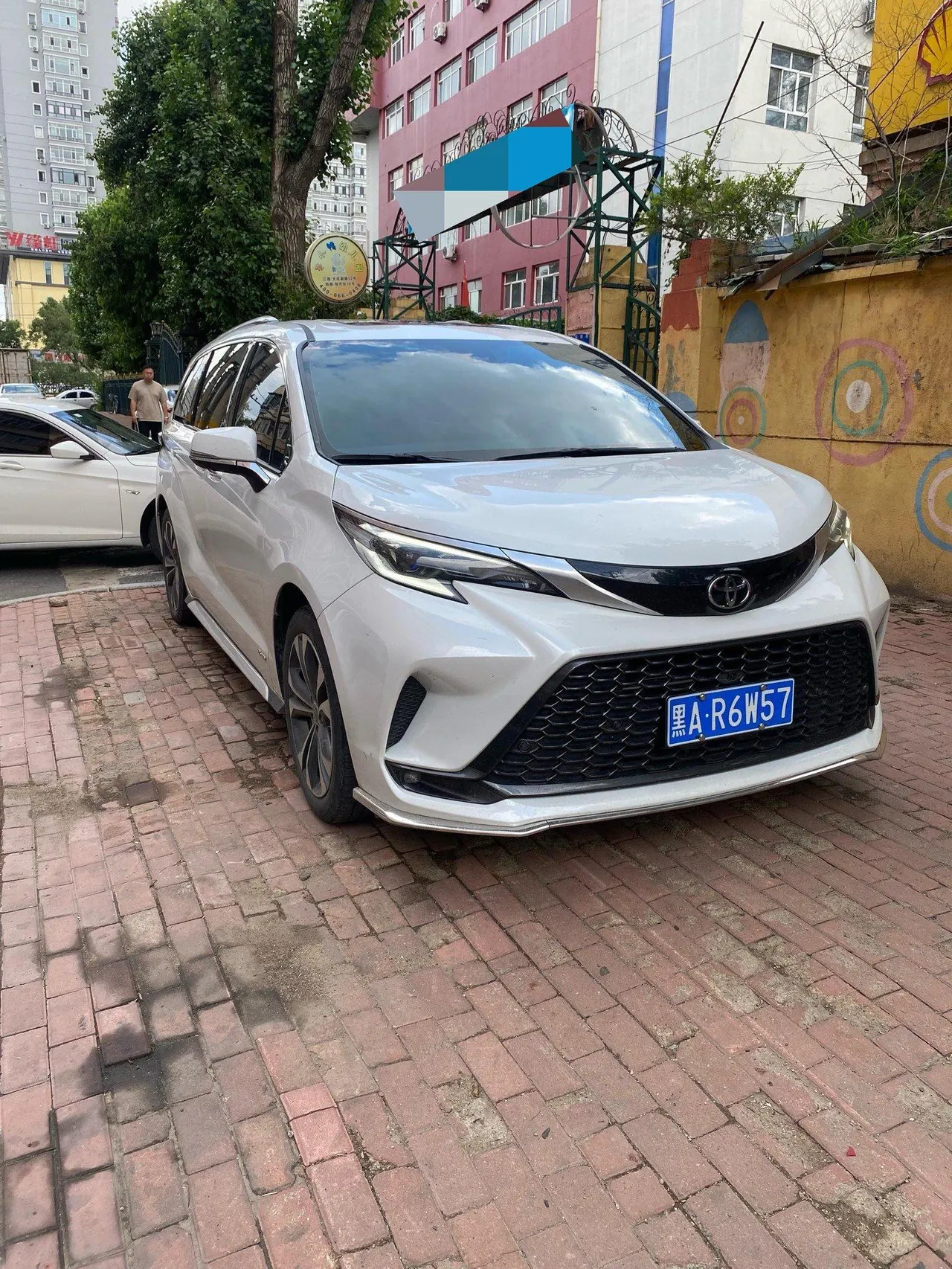 Toyota 2024 Grevia HYBRID 2.5 Stepless Premium PLUS Edition Automatic Gear 3