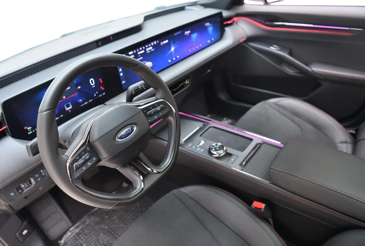 Ford 2025 Mondeo HYBRID 2.0T stepless EcoBoost sports version ST-Line automatic 8