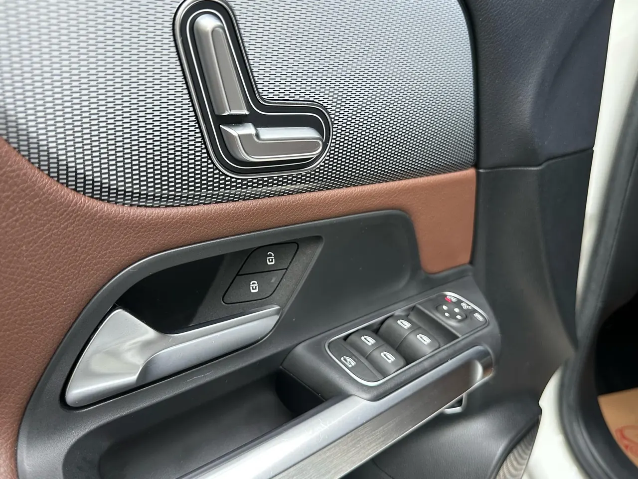 Mercedes Benz 2020 GLB 180 1.3T Fashion Automatic 13