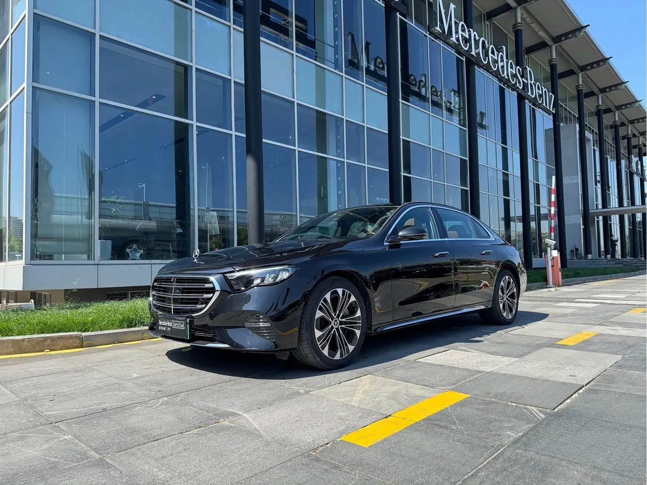 Mercedes Benz Class E New Energy 2024 E 350 e L 2.0T Automatic Gear - View 1