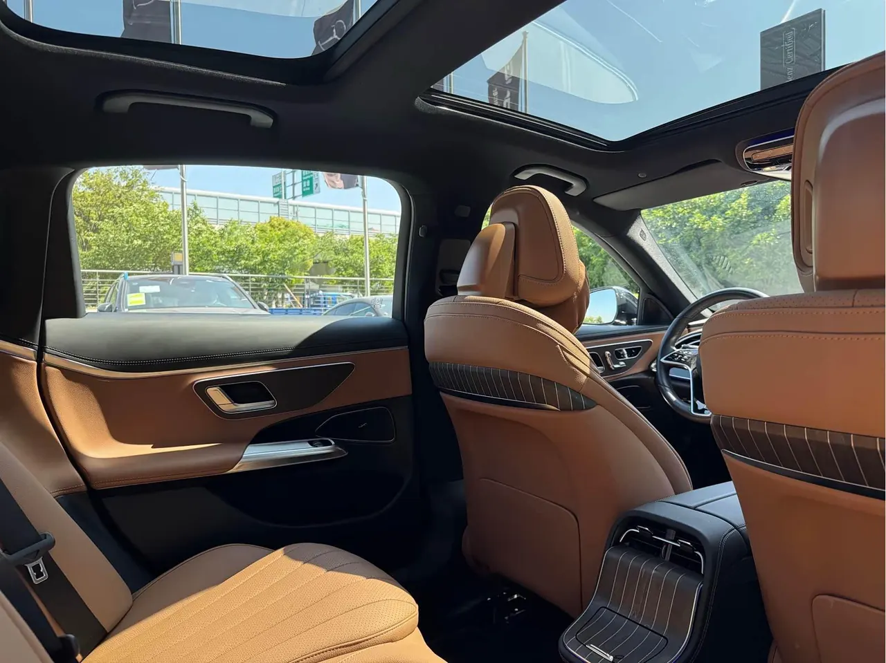 Mercedes Benz Class E New Energy 2024 E 350 e L 2.0T Automatic Gear 10