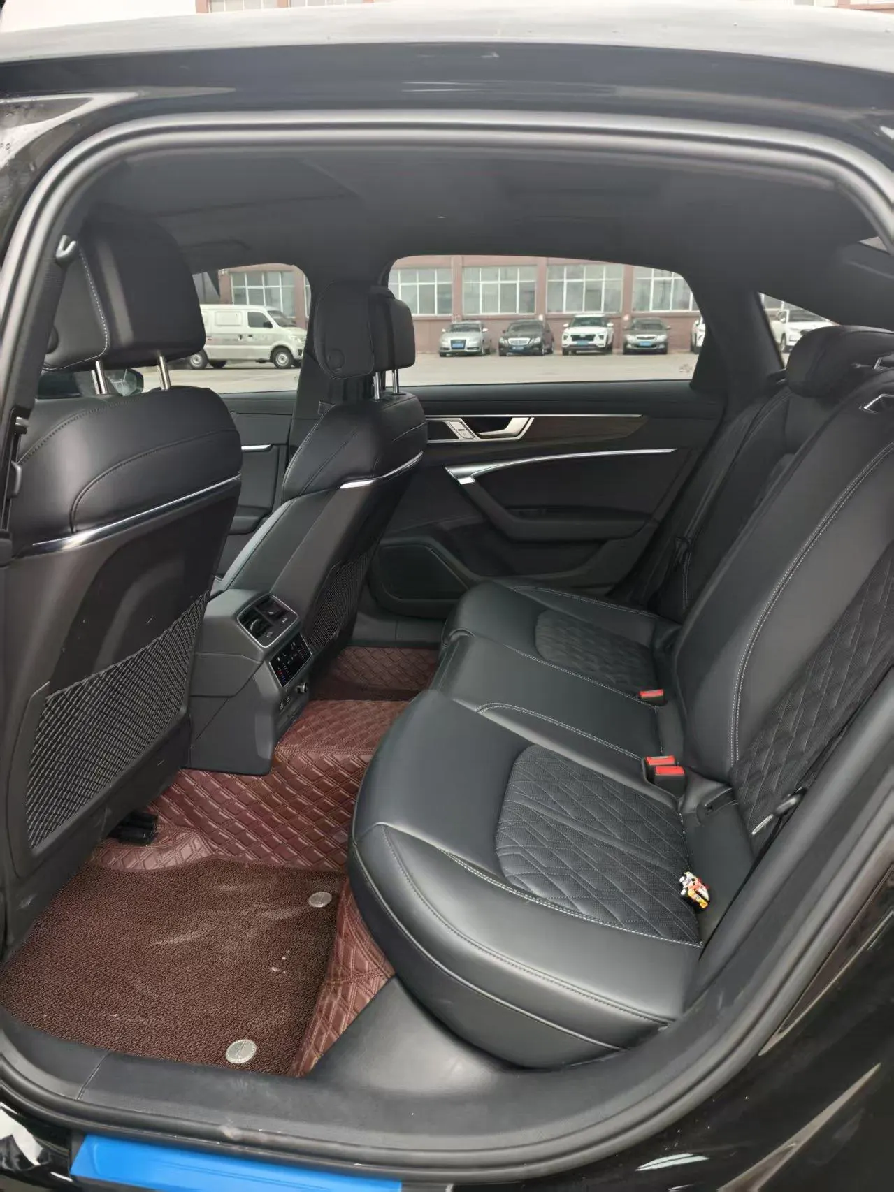 Audi 2025 A6L 2.0TFSI 45TFSI Quattro Selected Dynamic Automatic 3