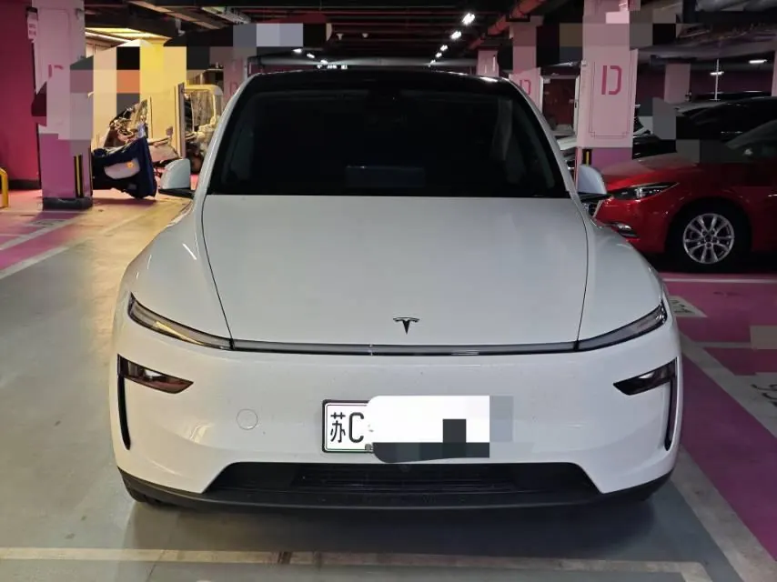 Tesla 2026 Model Y Long Range Rear-Wheel-Drive Automatic 2