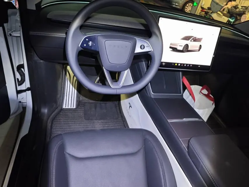 Tesla 2026 Model Y Long Range Rear-Wheel-Drive Automatic 7