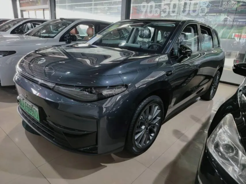 Открыть галерею: Leapmotor 2024 C 10 210 Smart Edition Automatic Gear