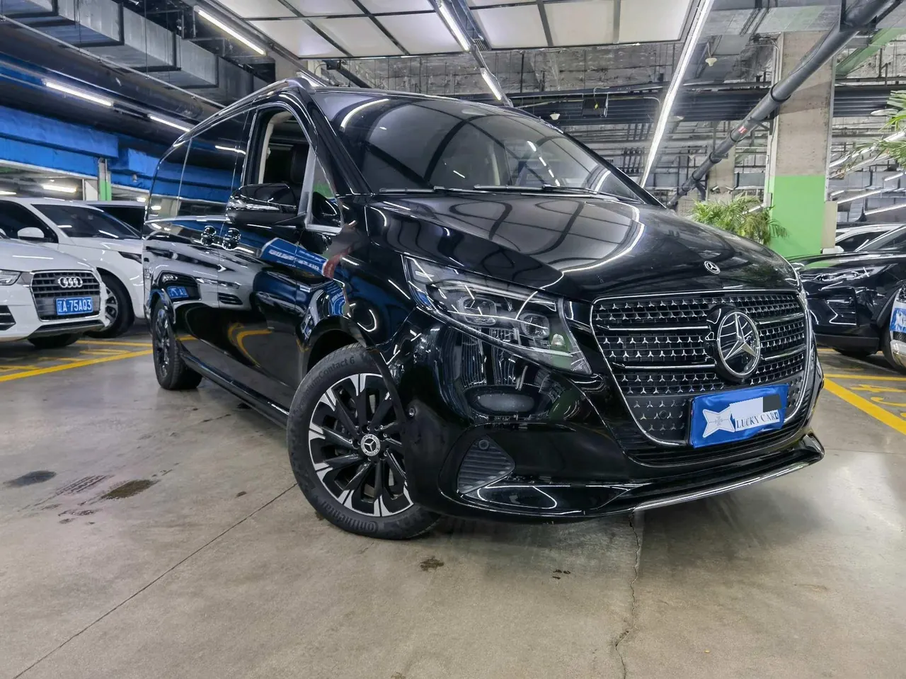 Mercedes Benz V 2024V 300 48V 2.0T Premium Edition Automatic Gear 3