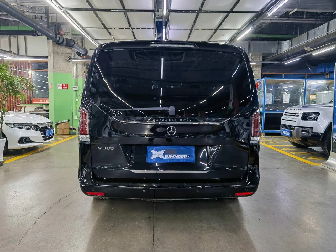 Mercedes Benz V 2024V 300 48V 2.0T Premium Edition Automatic Gear 5