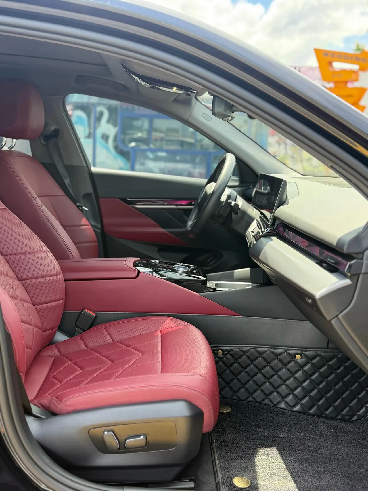 BMW 5 Series 2024 model 530Li 48V 2.0T Leading Edition M Sport Package Automatic 7