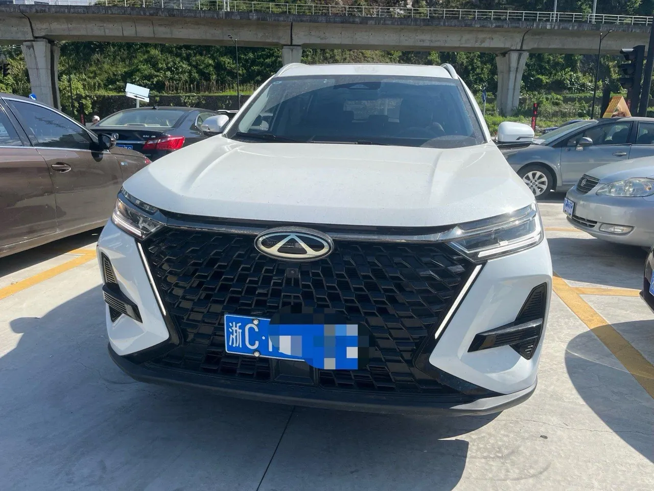Chery 2024 Ruihu 8 PRO 1.6T 290T Champion Edition Two-wheel Drive Shining Edition 5-seat Automatic Gear 2