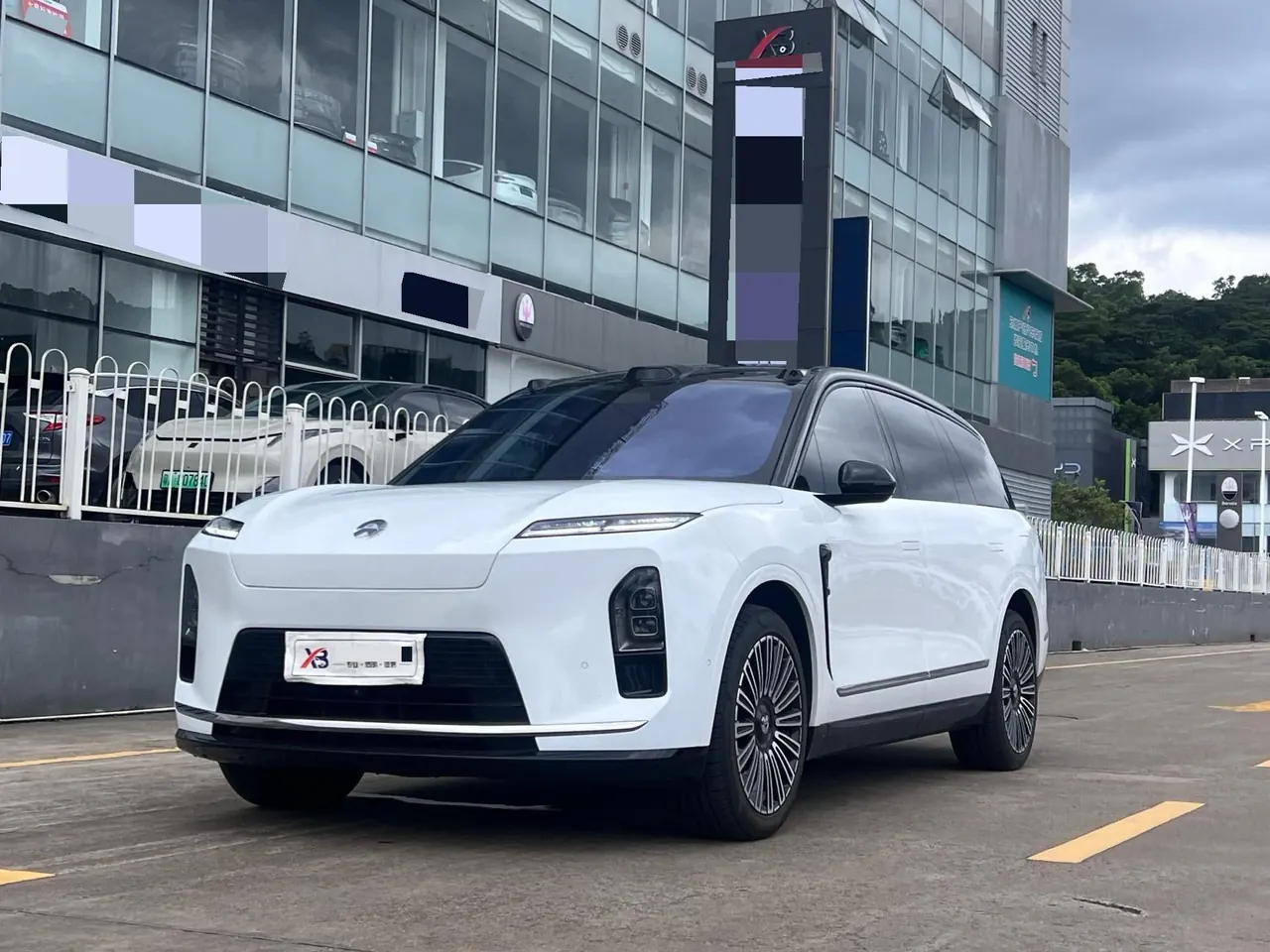 Open image lightbox: NIO 2026 ES8 6-seat executive deluxe automatic gear
