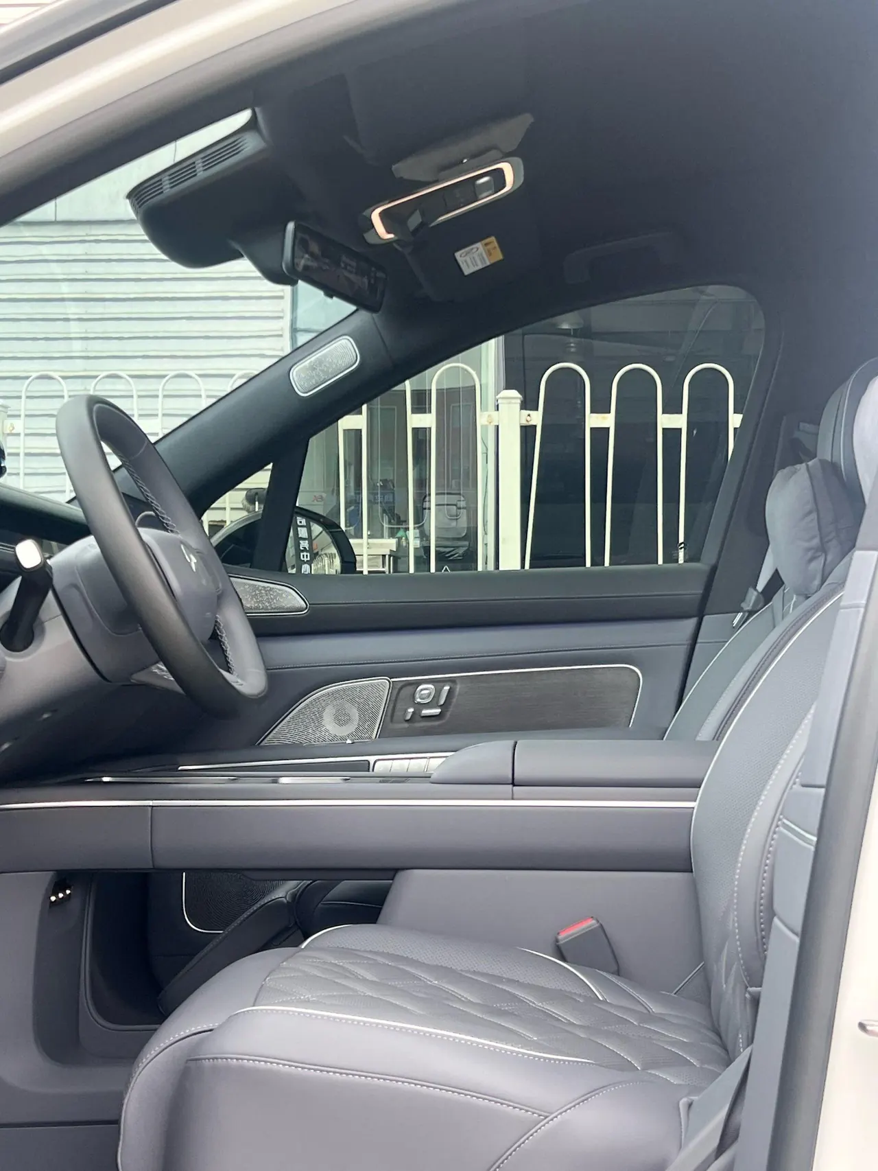 NIO 2026 ES8 6-seat executive deluxe automatic gear 4