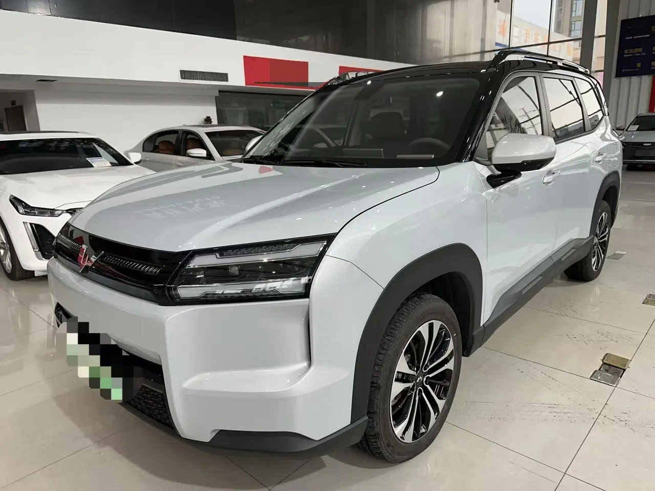 WuLing 2026 Starlight 560 500km Luxury Automatic Gear - View 1