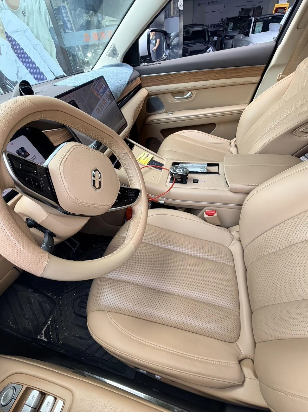 AITO 2024 AITO M7 Smart Drive Four-wheel Drive Ultra Edition 5-seat Automatic Gear 3