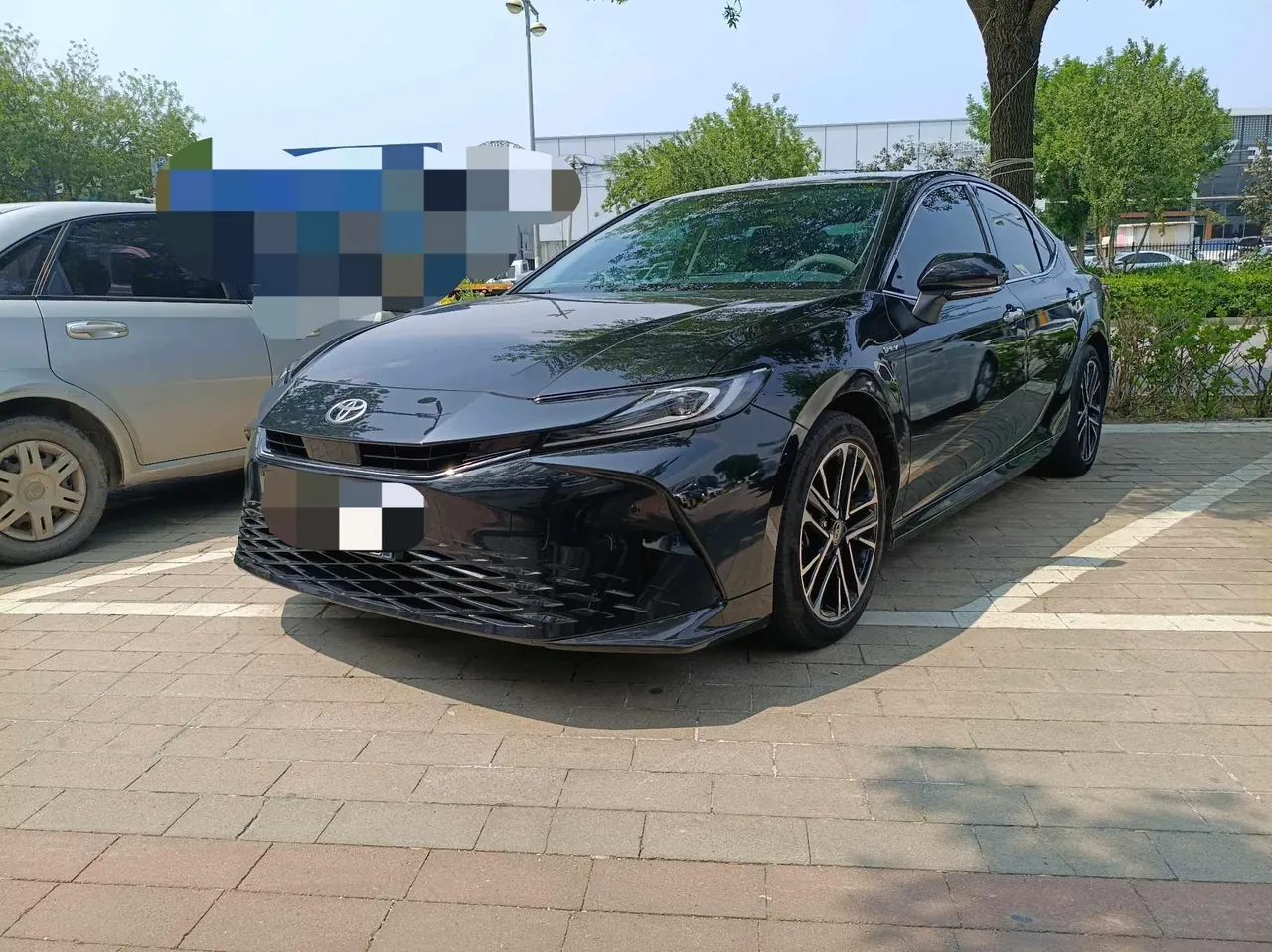 Open image lightbox: Toyota 2024 Camry Dual Engine 2.5HG Stepless Premium Edition Automatic Gear