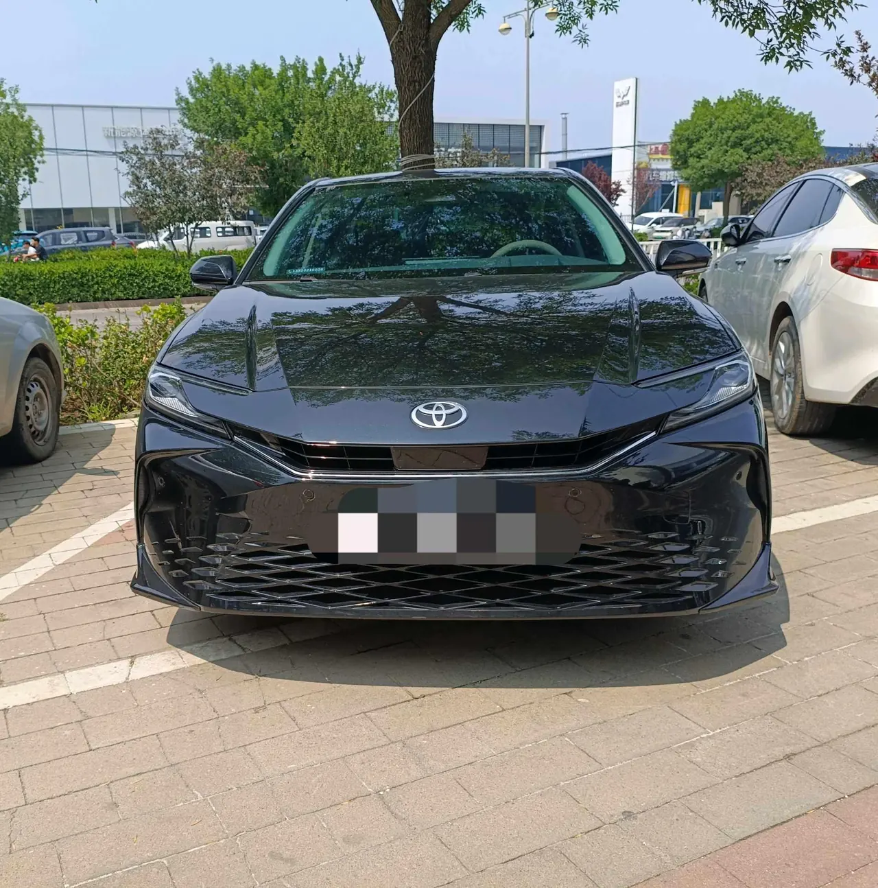 Toyota 2024 Camry Dual Engine 2.5HG Stepless Premium Edition Automatic Gear 2