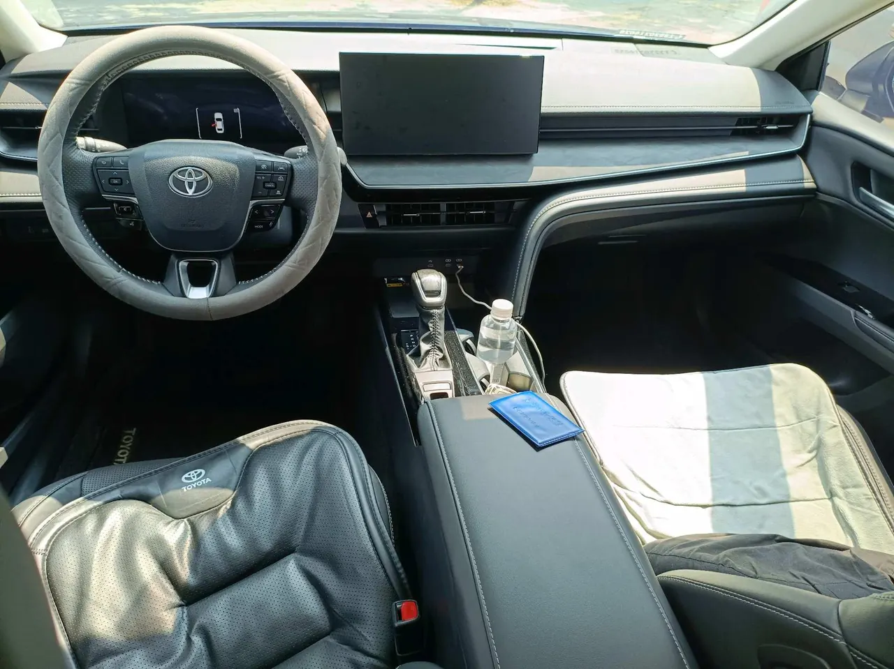 Toyota 2024 Camry Dual Engine 2.5HG Stepless Premium Edition Automatic Gear 8