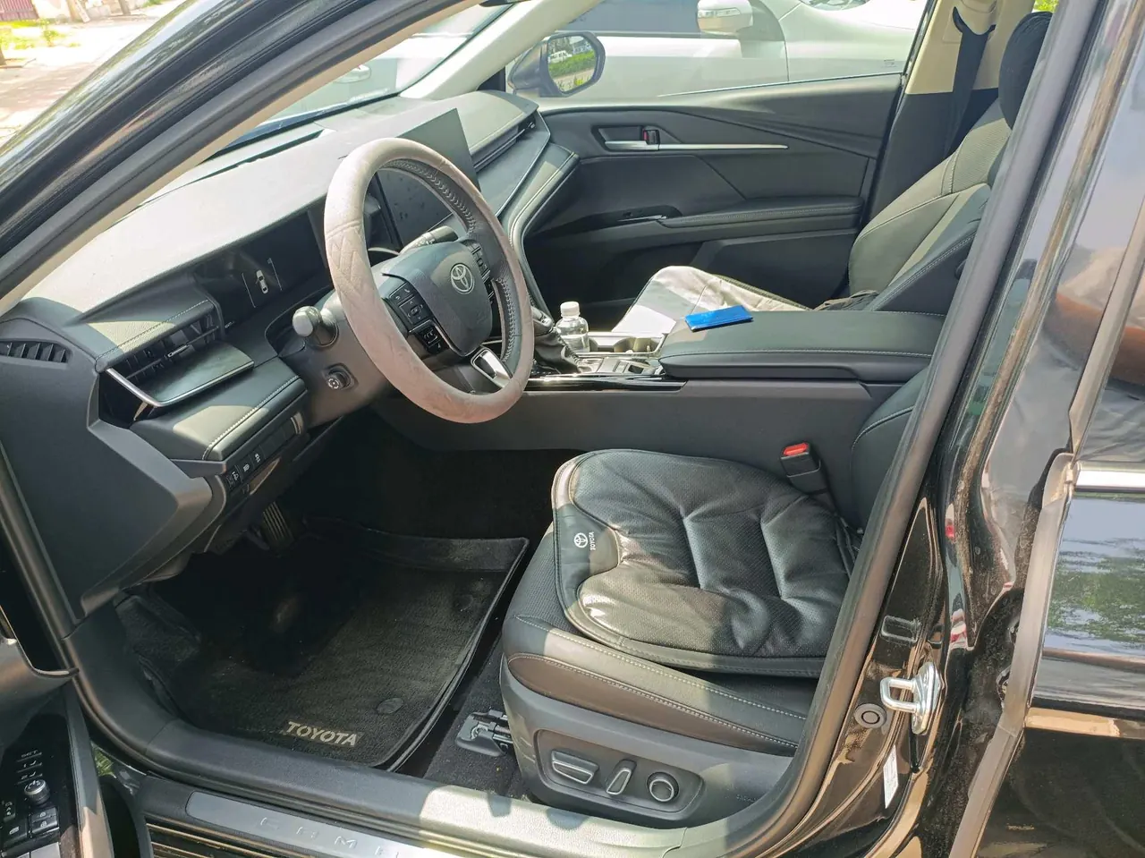 Toyota 2024 Camry Dual Engine 2.5HG Stepless Premium Edition Automatic Gear 9