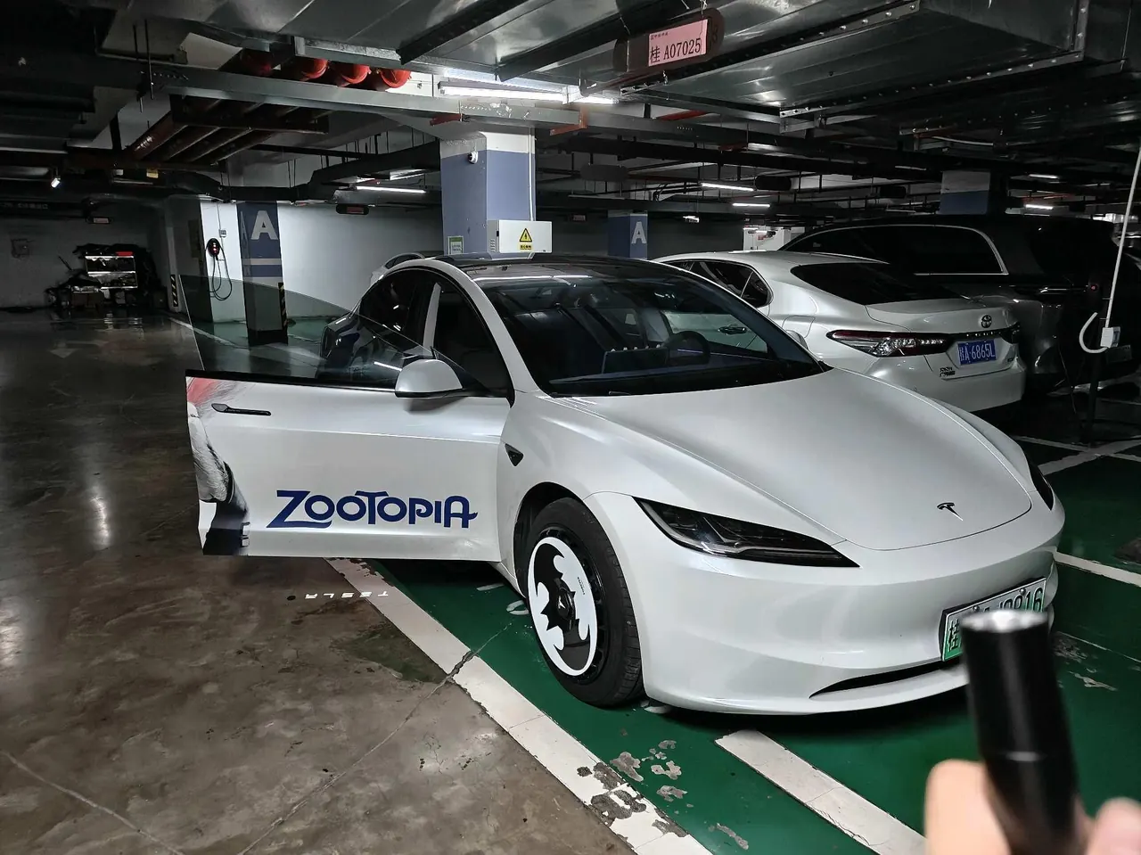 Tesla 2025 Model 3 rear-wheel drive version of automatic transmission 6