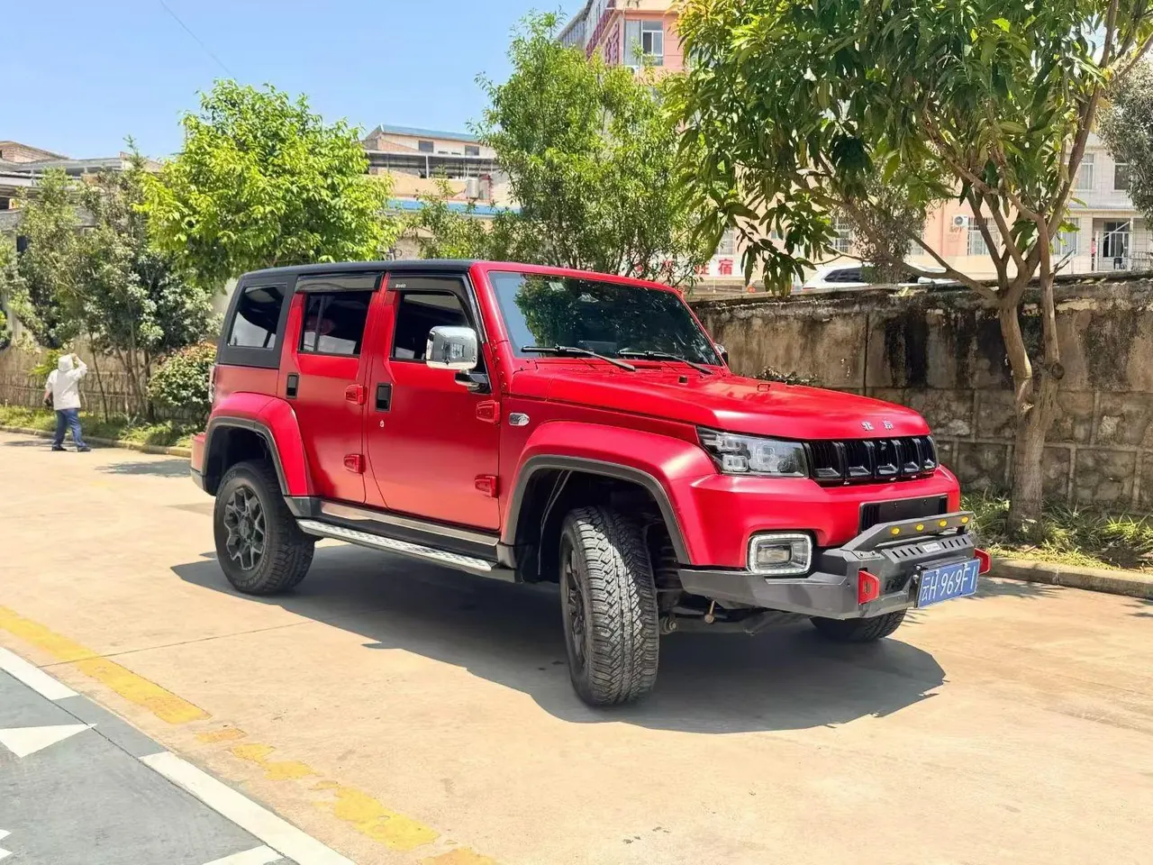 Beijing 2021 BJ40 2.0T four-wheel drive blade hero version pioneer automatic gear 3