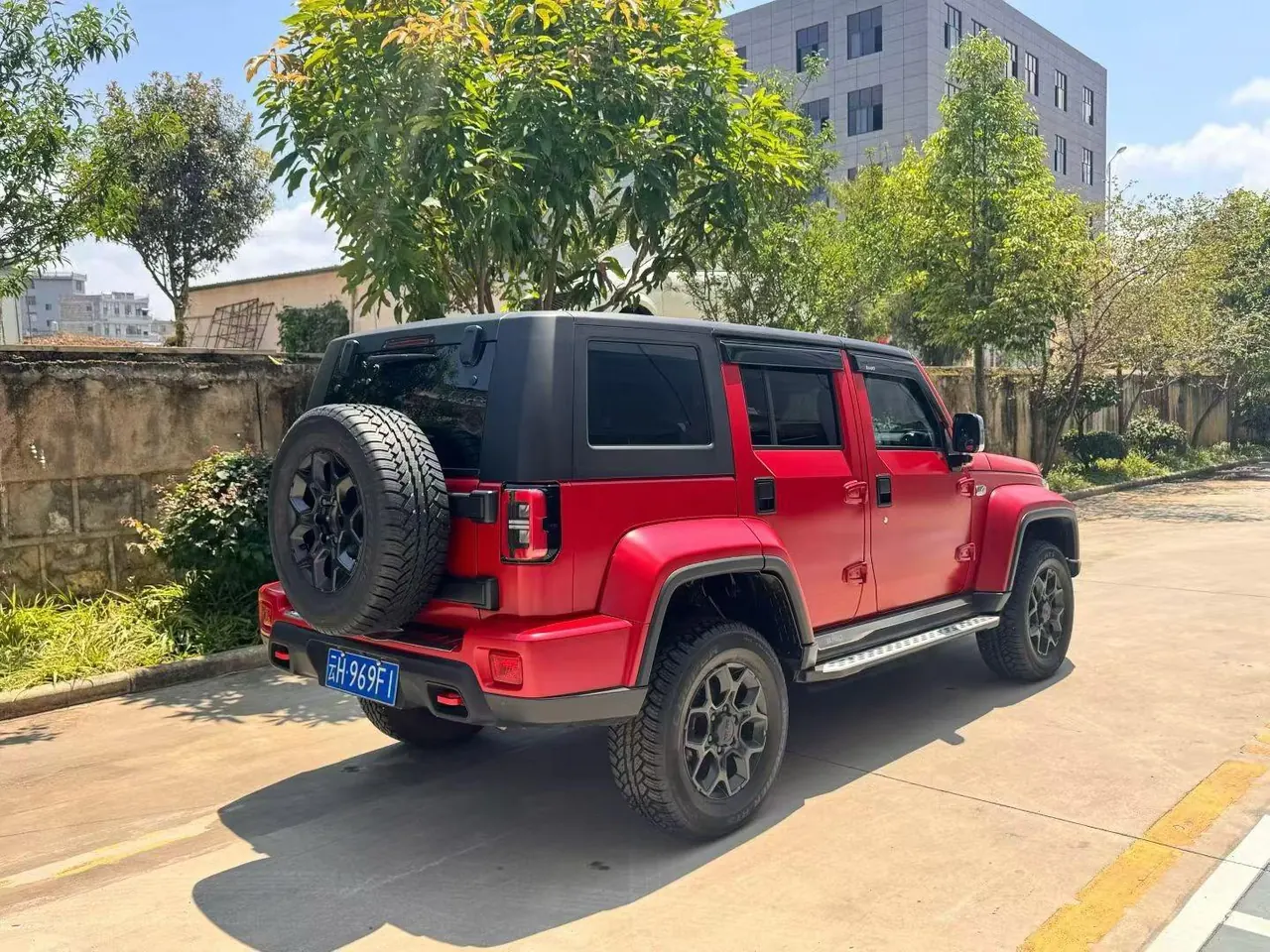 Beijing 2021 BJ40 2.0T four-wheel drive blade hero version pioneer automatic gear 7