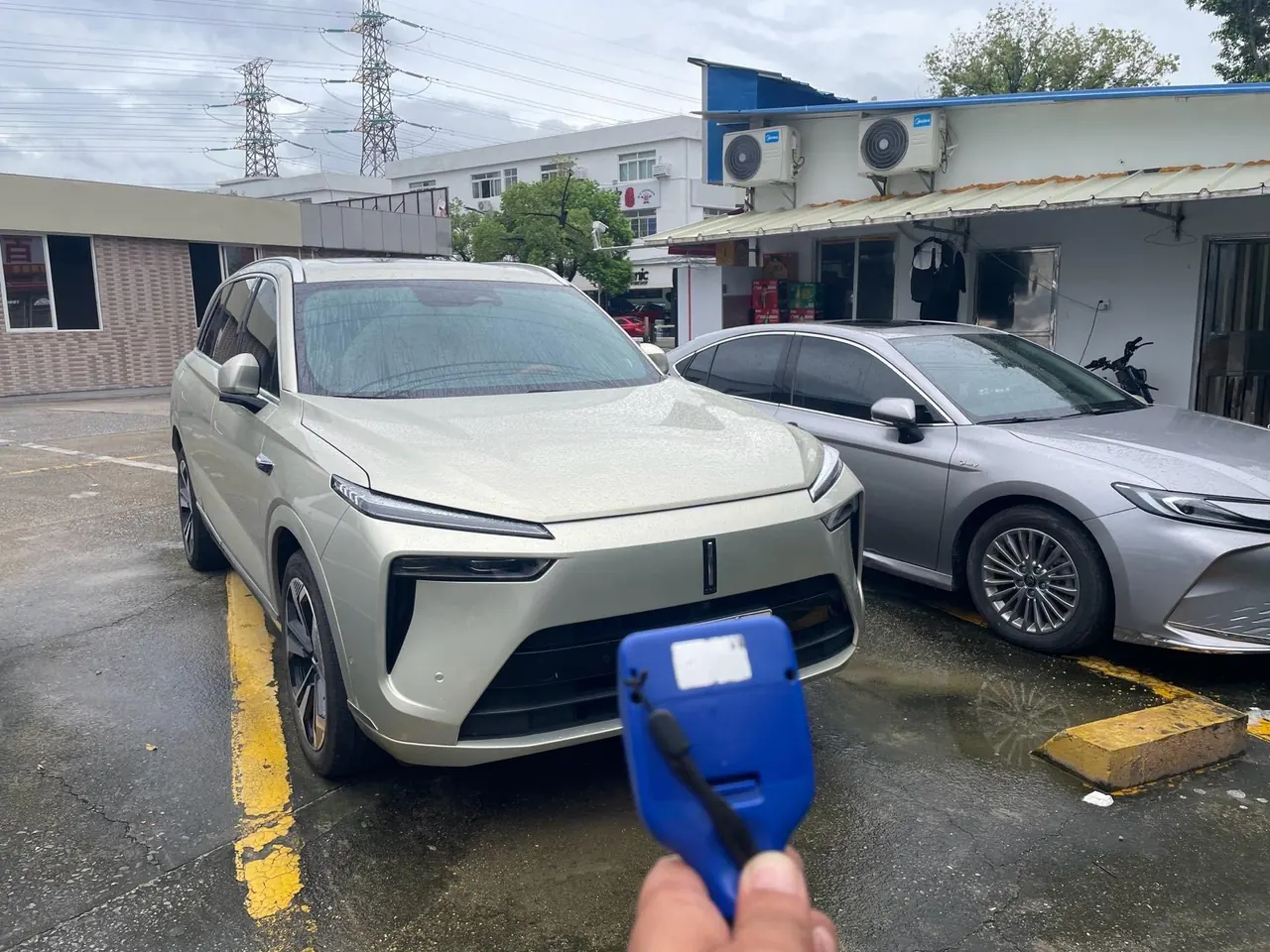 WEY 2023 Blue Mountain DHT 4WD Long Endurance Edition Automatic Gear 3