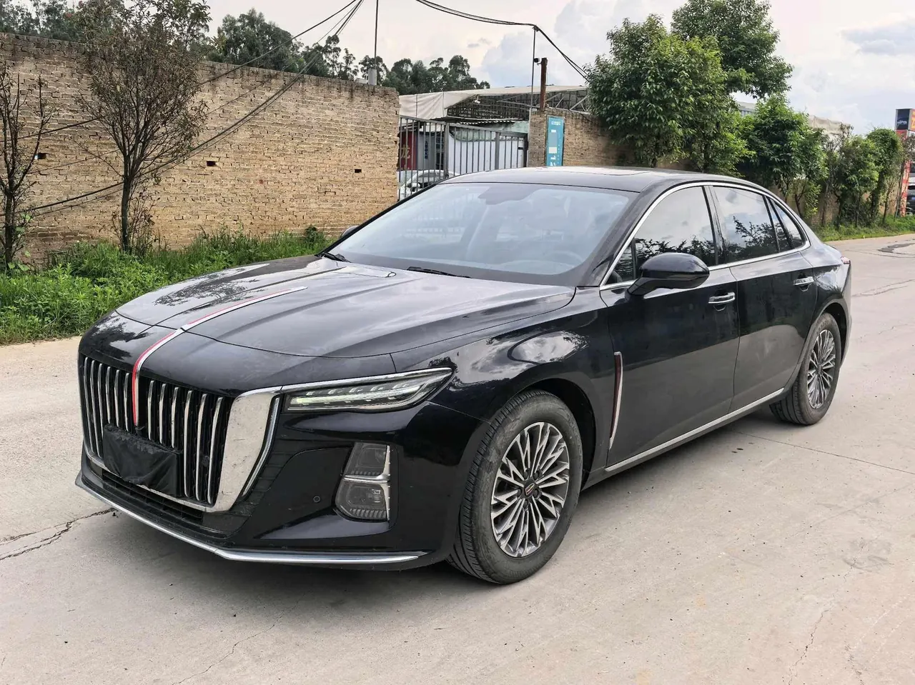 HongQi 2024 H5 1.5T Zhilian Flag Rhyme Edition Automatic Gear - View 1