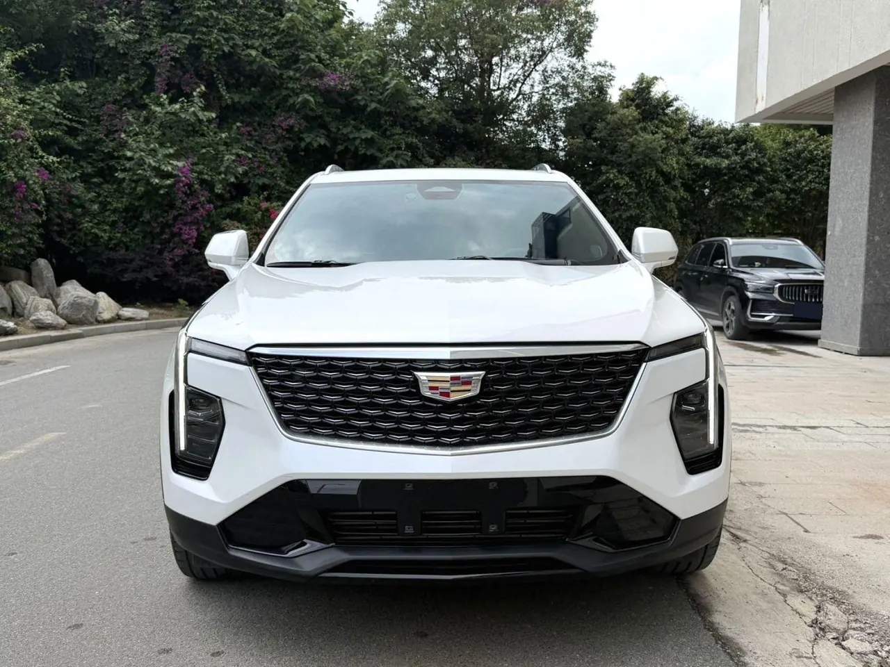 Cadillac 2024 XT4 48V 2.0T 28T Two-Drive Luxury Automatic Gear 2