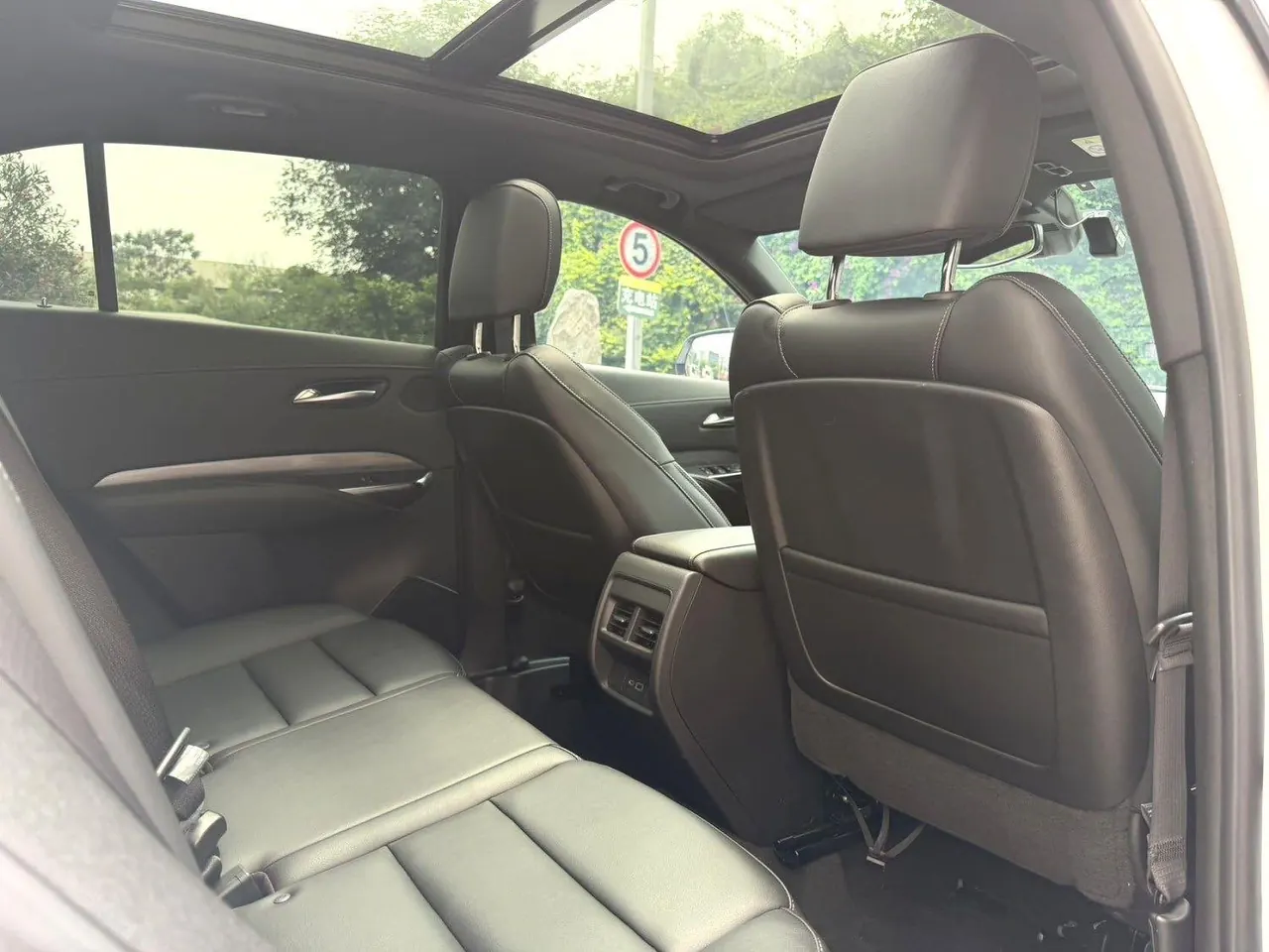 Cadillac 2024 XT4 48V 2.0T 28T Two-Drive Luxury Automatic Gear 7
