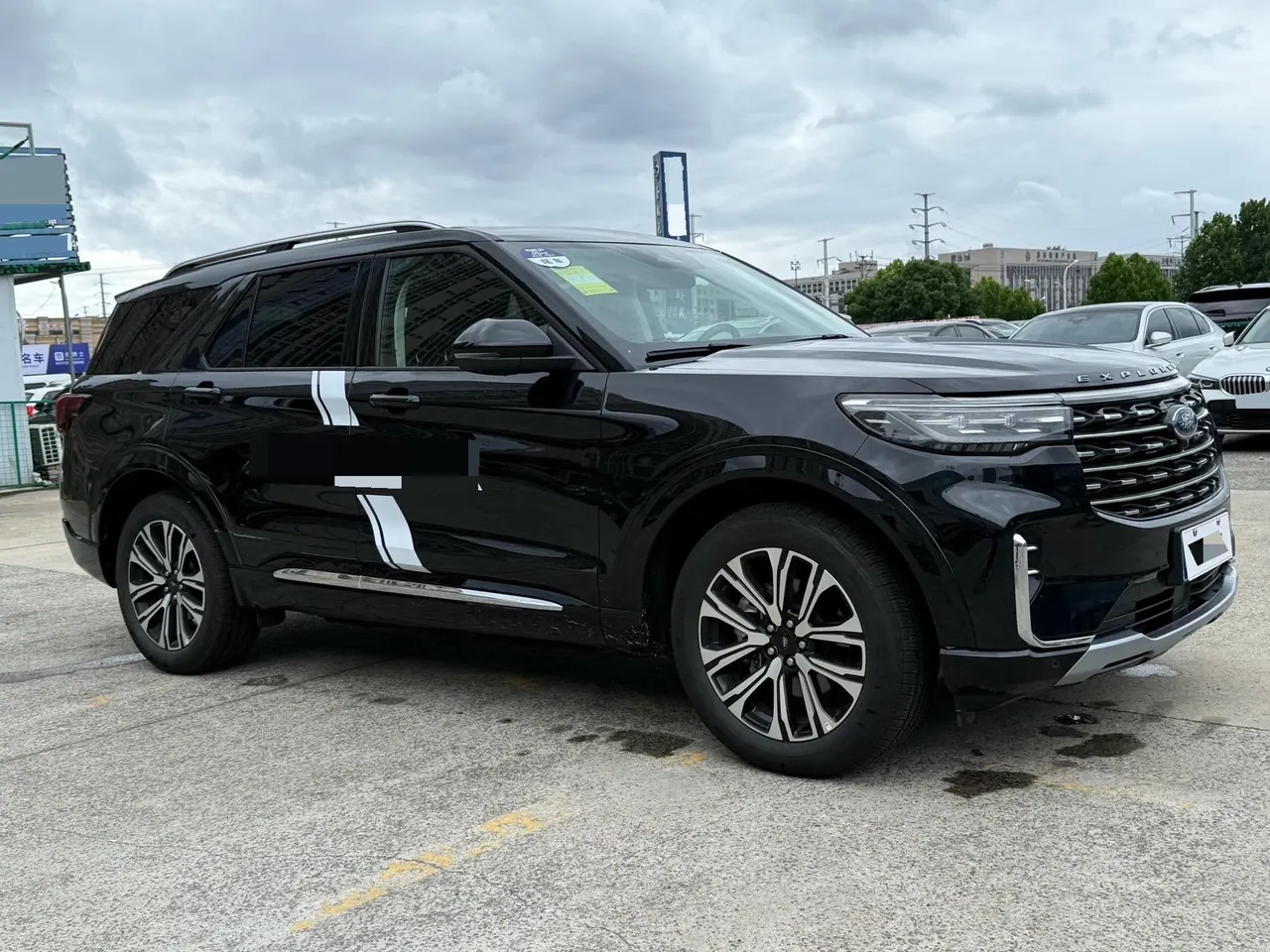 Ford 2024 Explorer 2.3T EcoBoost Four-wheel Drive Titanium Edition 7-seat Automatic Gear 2