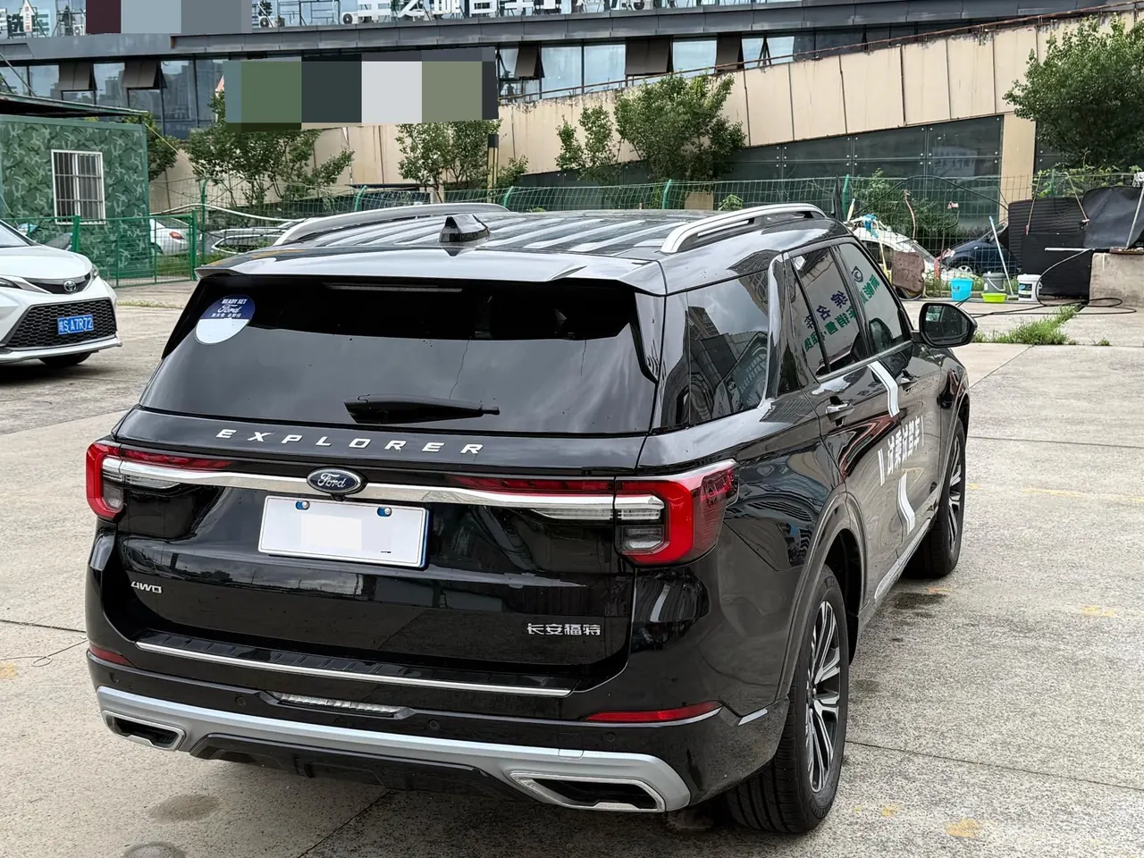Ford 2024 Explorer 2.3T EcoBoost Four-wheel Drive Titanium Edition 7-seat Automatic Gear 5