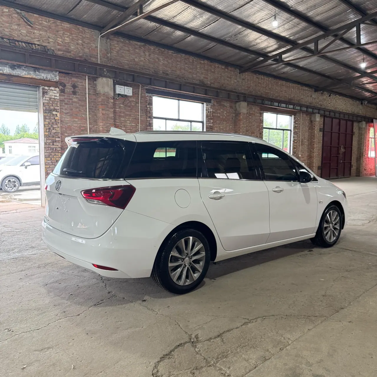 Buick 2021 GL6 48V 1.3T 323T interconnected luxury automatic gear 4