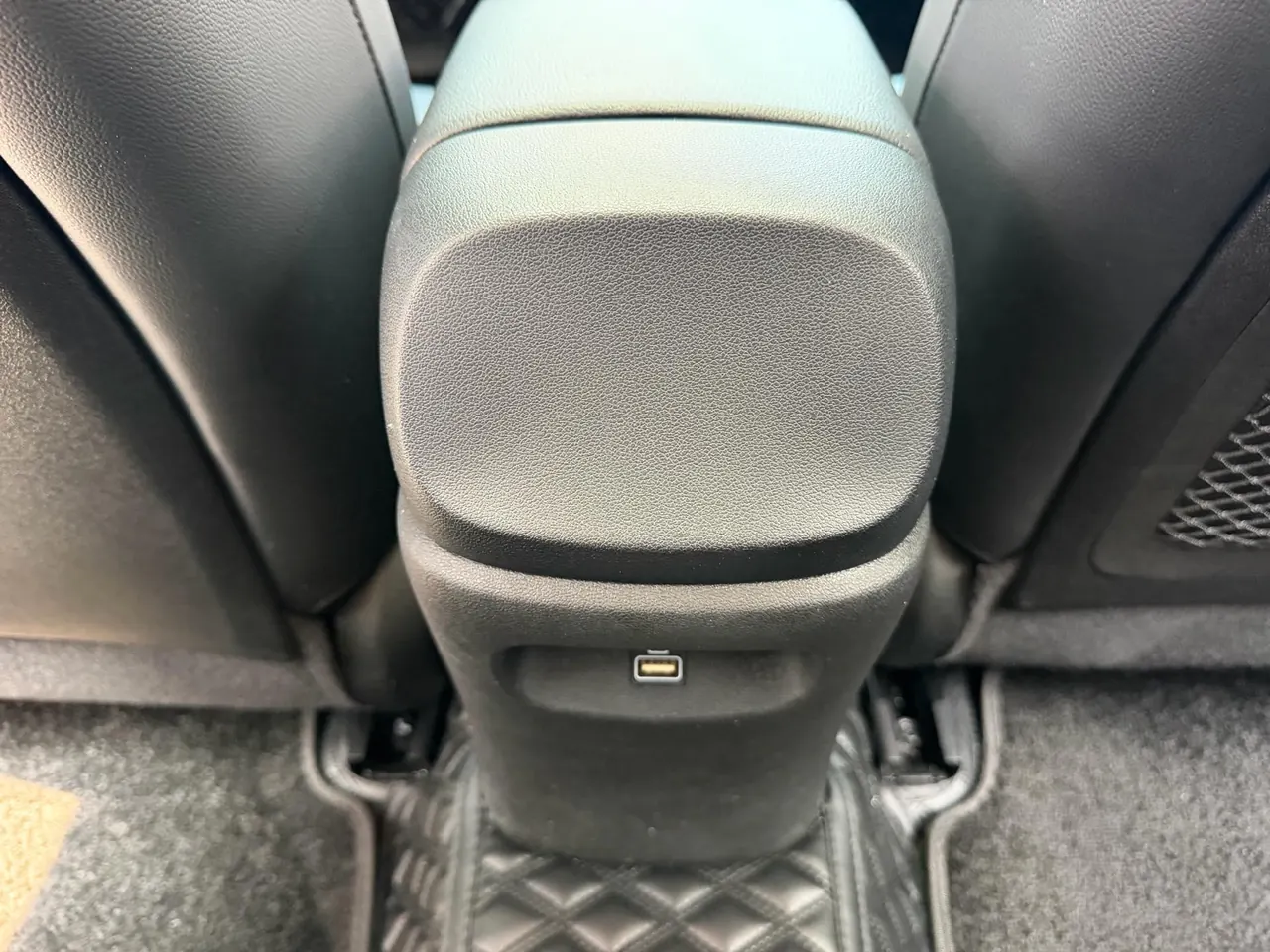 Hyundai 2021 Elantra -3-compartment 1.5 stepless LUX premium automatic gear 11