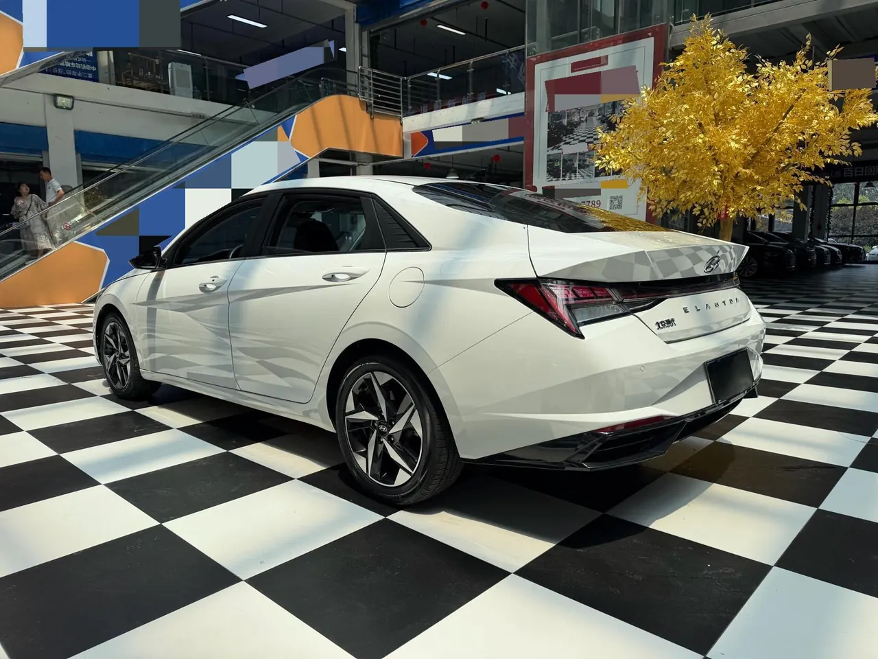 Hyundai 2021 Elantra -3-compartment 1.5 stepless LUX premium automatic gear 15