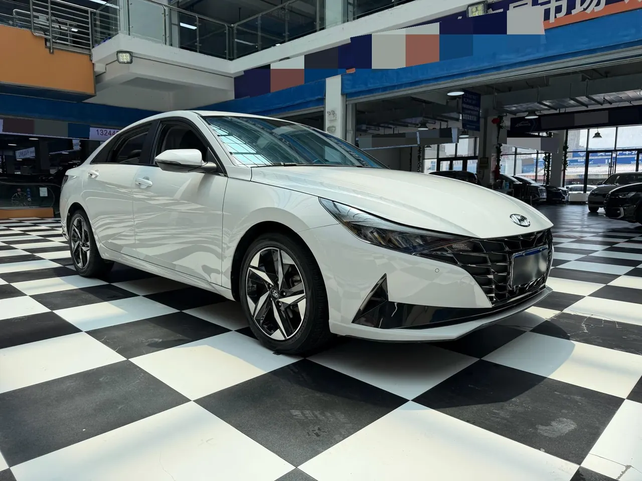Hyundai 2021 Elantra -3-compartment 1.5 stepless LUX premium automatic gear 3