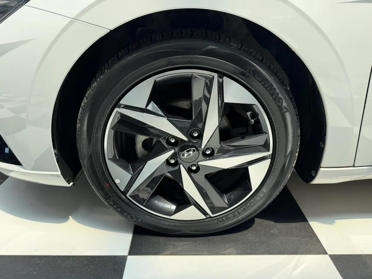 Hyundai 2021 Elantra -3-compartment 1.5 stepless LUX premium automatic gear 4